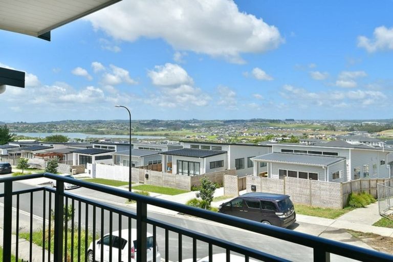 Photo of property in 58 Ascension Crescent, Orewa, 0931