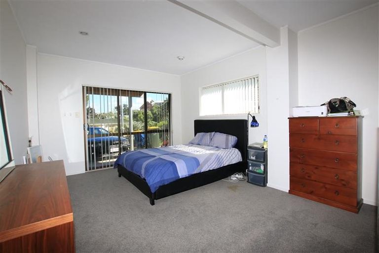 Photo of property in 68 Hadfield Street, Beach Haven, Auckland, 0626
