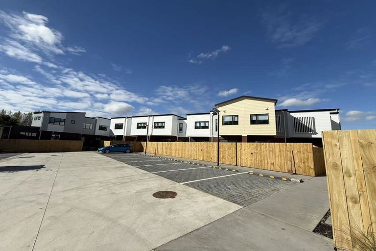 Photo of property in 3/35 Young Crescent, Drury, 2113