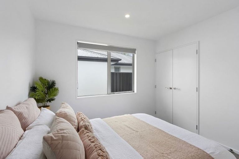 Photo of property in 2/7b Arosa Place, Parklands, Christchurch, 8083