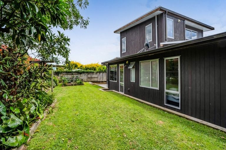 Photo of property in 37a Donnelly Street, Oakura, 4314