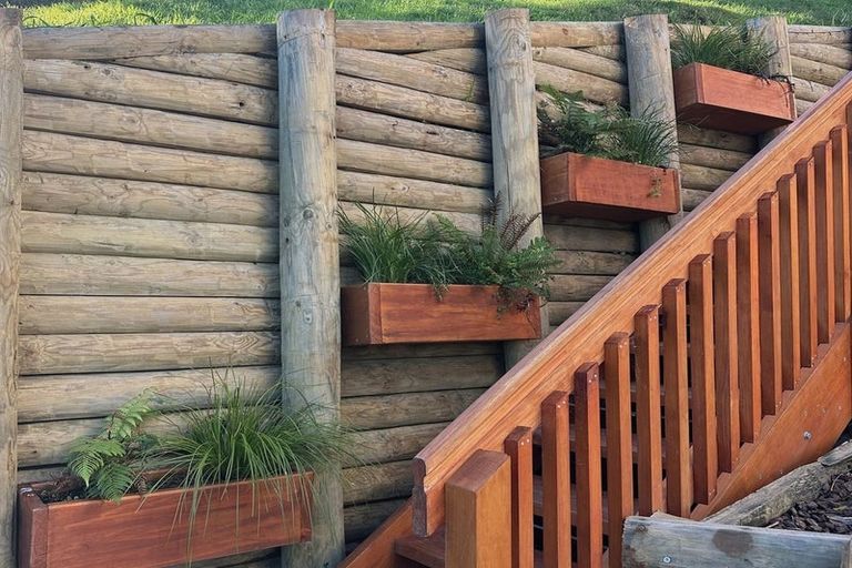 Photo of property in 16 Dudley Road, Lyttelton, 8082