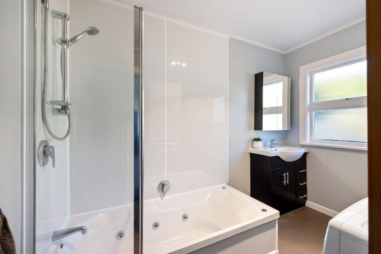 Photo of property in 18 Rollin Street, Heathcote Valley, Christchurch, 8022