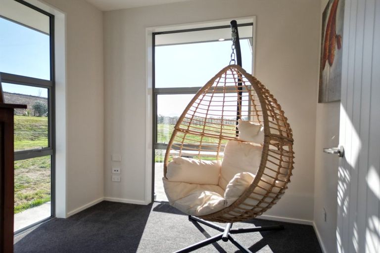 Photo of property in 52 Highlands Drive, Waipawa, 4210