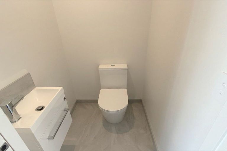 Photo of property in 2/55 Mathesons Road, Phillipstown, Christchurch, 8011