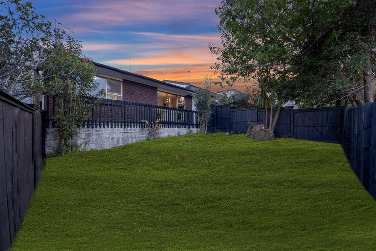 Photo of property in 2/4173a Great North Road, Glen Eden, Auckland, 0602