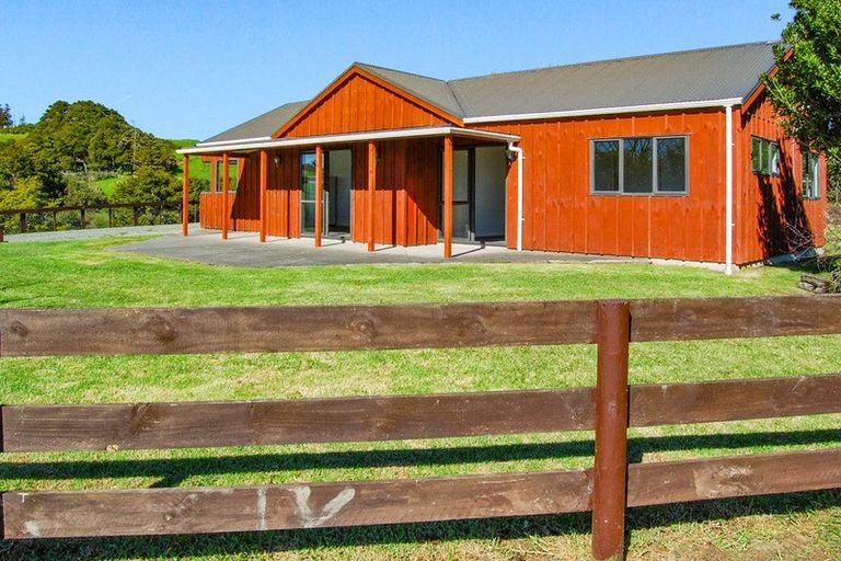 Photo of property in 82 Settlement Road, Kaiwaka, 0573