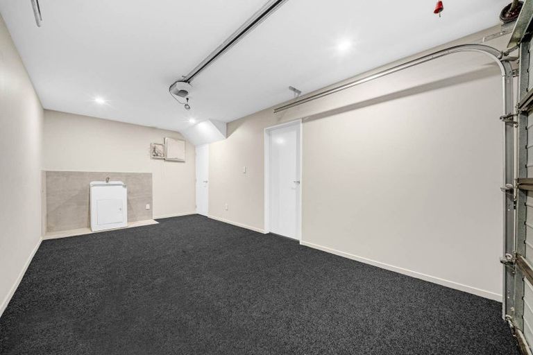Photo of property in 20 Millcroft Lane, Ranui, Auckland, 0612