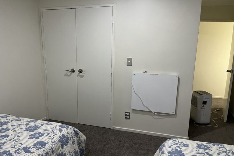 Photo of property in 2/130 Oriental Parade, Oriental Bay, Wellington, 6011