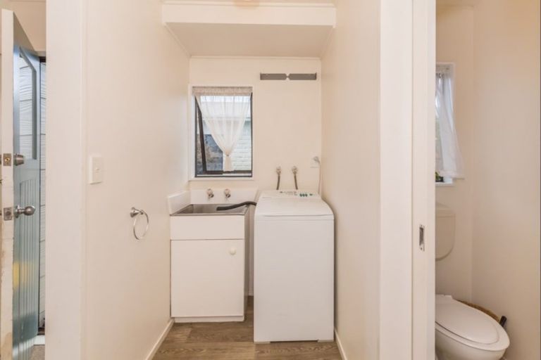 Photo of property in 9 Douglas Street, Levin, 5510