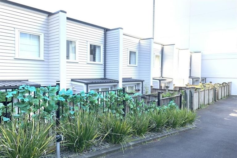 Photo of property in 5/9 Basque Road, Eden Terrace, Auckland, 1021