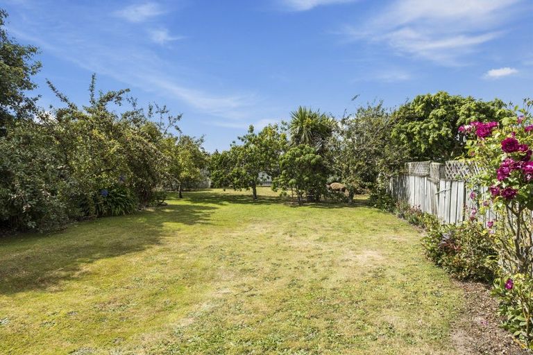 Photo of property in 9a North Foreland Street, Waihola, Milton, 9073