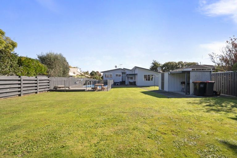 Photo of property in 2 Palliser Place, Milson, Palmerston North, 4414
