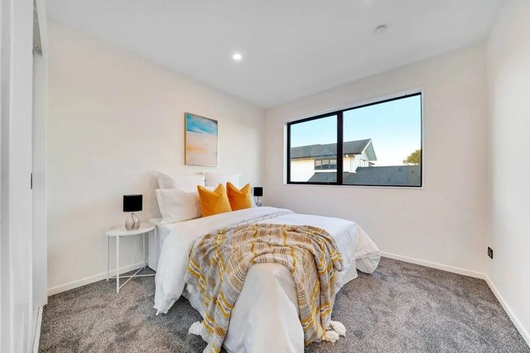 Photo of property in 511a Massey Road, Mangere, Auckland, 2022