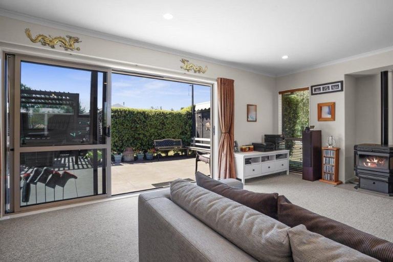 Photo of property in 5 Willowside Place, Amberley, 7410