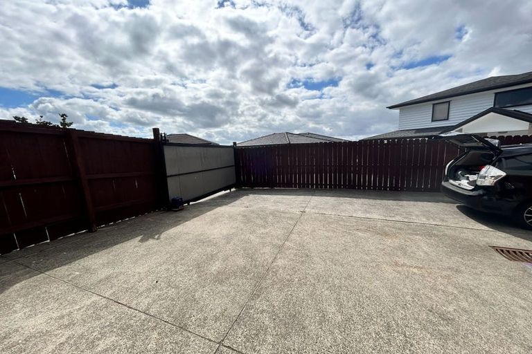 Photo of property in 203 Don Buck Road, Massey, Auckland, 0614