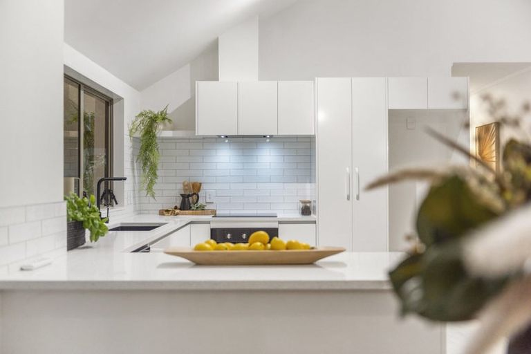 Photo of property in 2/48 Park Hill Road, Birkenhead, Auckland, 0626