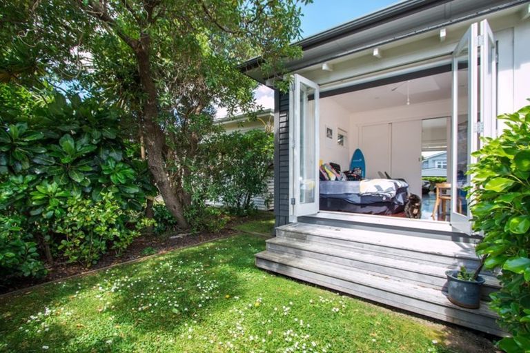 Photo of property in 6 Westmere Crescent, Westmere, Auckland, 1022
