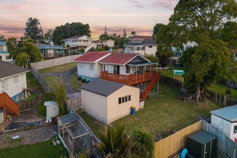 Photo of property in 11 Seakens Way, Glen Eden, Auckland, 0602