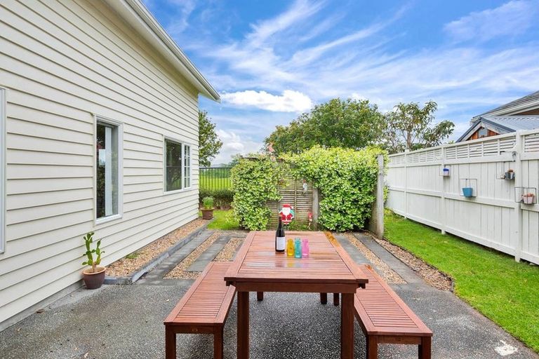 Photo of property in 10 Mulvaney Crescent, Henderson, Auckland, 0612
