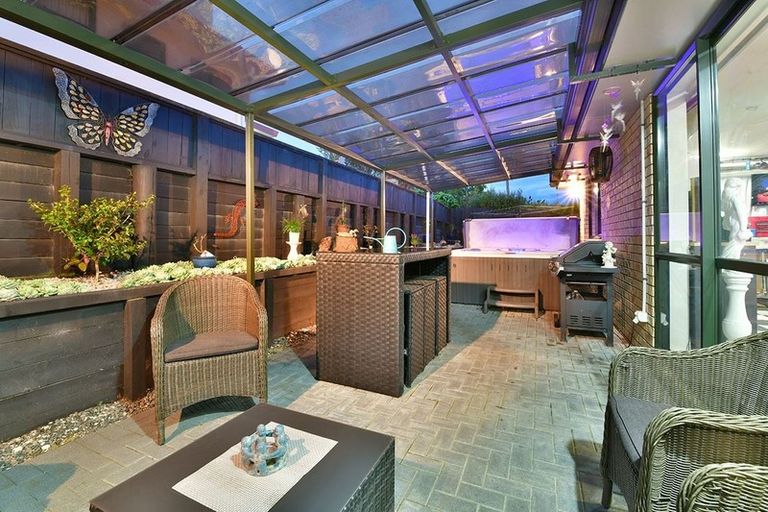 Photo of property in 6 Coral Court, Gulf Harbour, Whangaparaoa, 0930