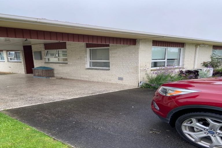 Photo of property in 28 Oriwa Street, Waikanae, 5036