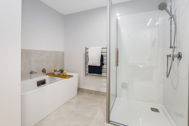 Photo of property in 40 Koreke Close, Kenepuru, Porirua, 5022