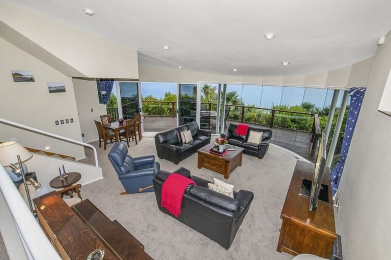 Photo of property in 28 Molyneux Close, Whitby, Porirua, 5024