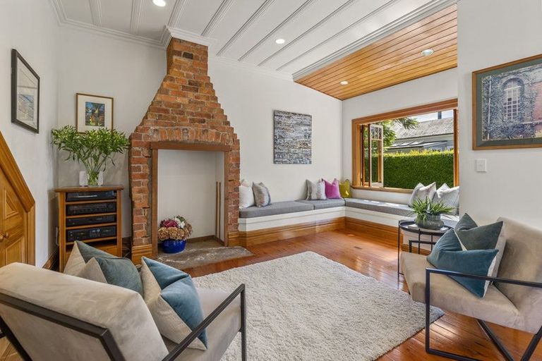 Photo of property in 5 Mozeley Avenue, Devonport, Auckland, 0624