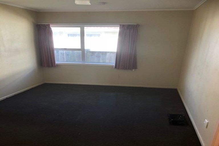 Photo of property in 29 Vodanovich Road, Te Atatu South, Auckland, 0610