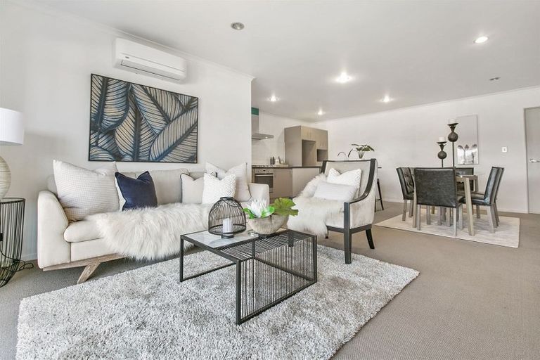 Photo of property in 24 Flintridge Drive, Flat Bush, Auckland, 2019