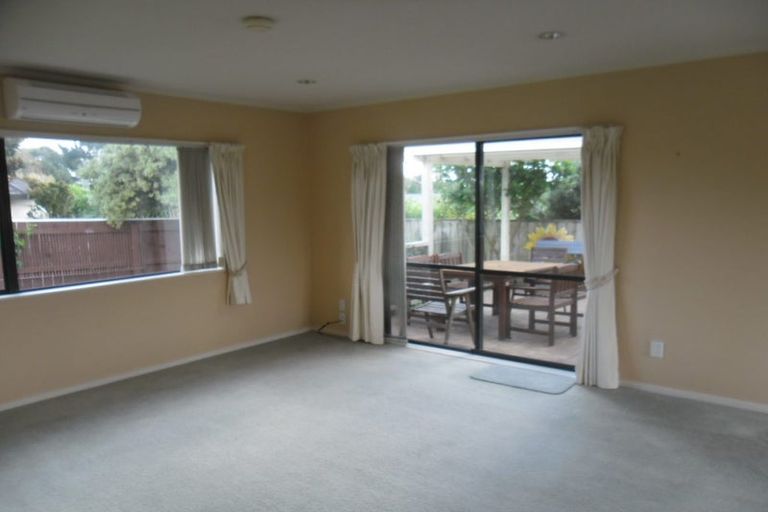 Photo of property in 143 Realm Drive, Paraparaumu, 5032