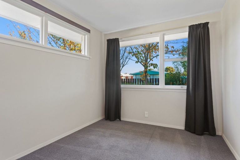 Photo of property in 2 Gloaming Place, Sockburn, Christchurch, 8042