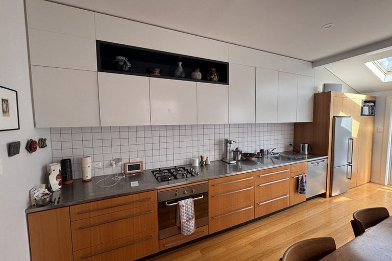 Photo of property in 64 Elizabeth Street, Mount Victoria, Wellington, 6011