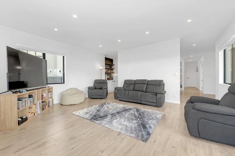 Photo of property in 32 Jabal Crescent, Totara Park, Auckland, 2105