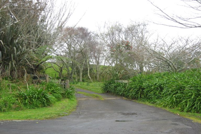 Photo of property in 115 Oxford Road, Okato, 4335