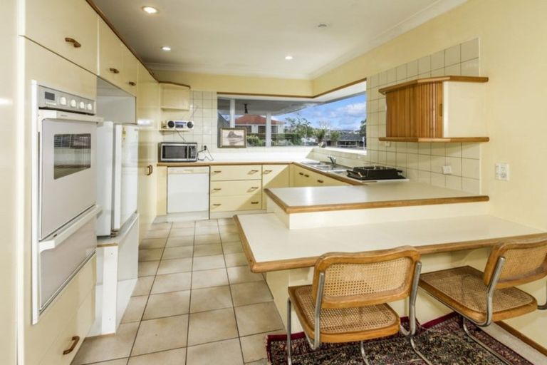 Photo of property in 77 Deep Creek Road, Waiake, Auckland, 0630