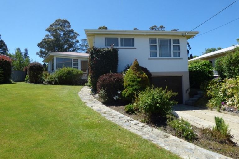 Photo of property in 14 Oxford Street, Holmes Hill, Oamaru, 9401