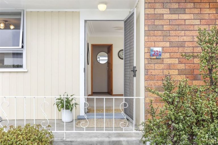 Photo of property in 1/23 Poinsettia Place, Henderson, Auckland, 0610