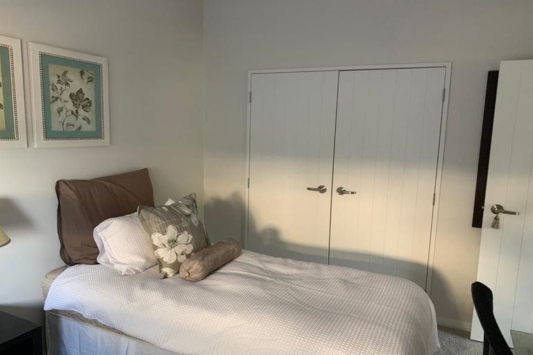 Photo of property in 28 Golden Morning Drive, Albany Heights, Auckland, 0632