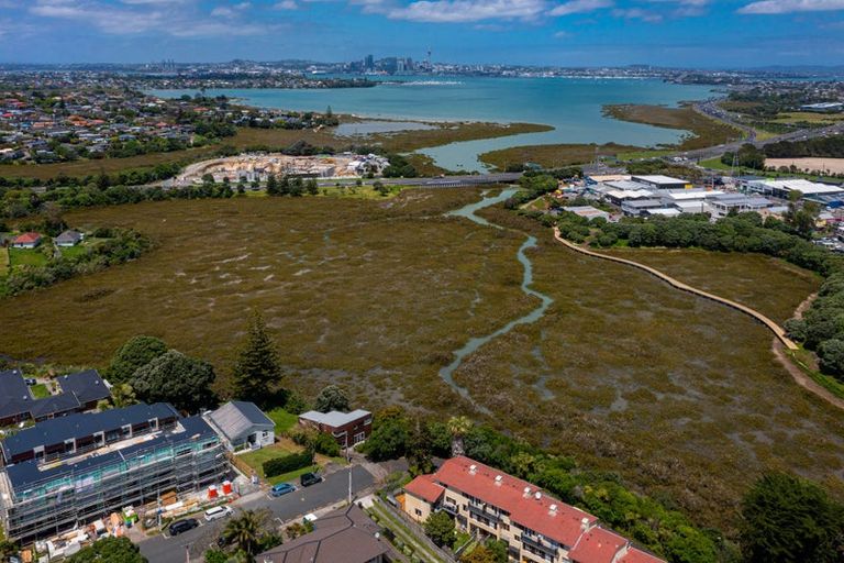 Photo of property in 46 Byron Avenue, Takapuna, Auckland, 0622