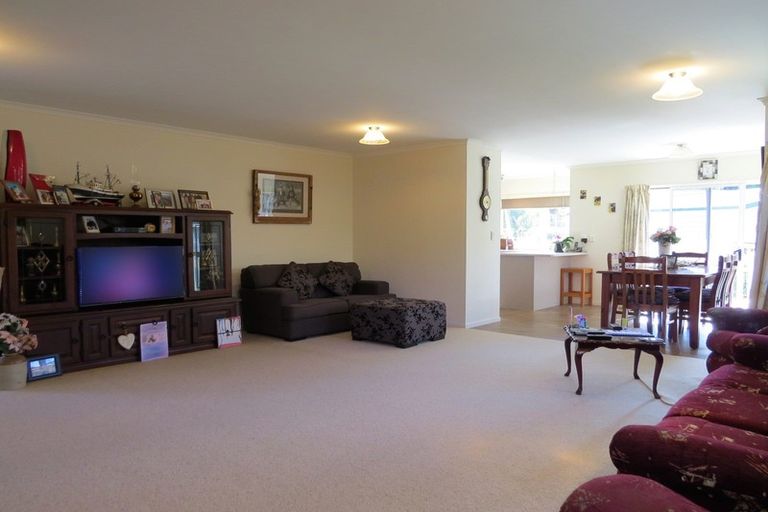 Photo of property in 90 Victoria Street, Coromandel, 3506