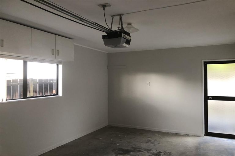 Photo of property in 3/16 Evans Road, Glen Eden, Auckland, 0602