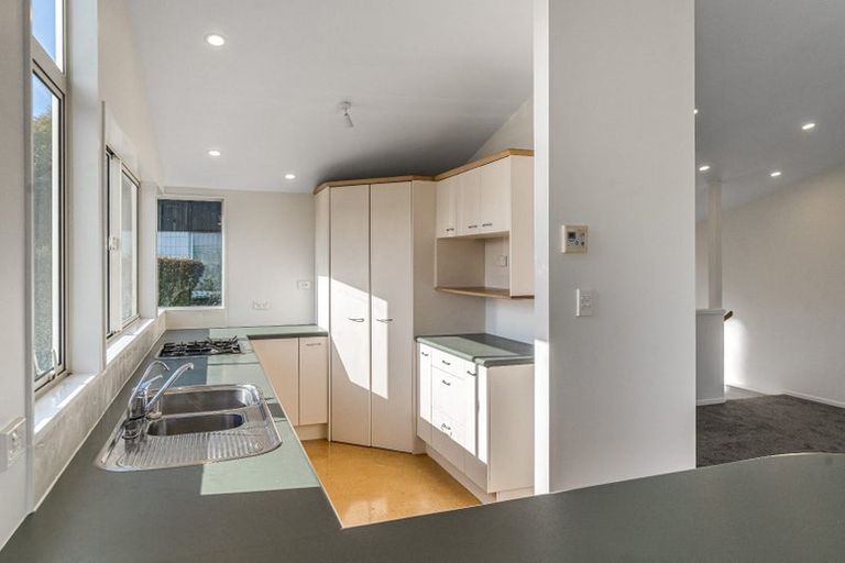 Photo of property in 4/7 Radiata Lane, Chatswood, Auckland, 0626
