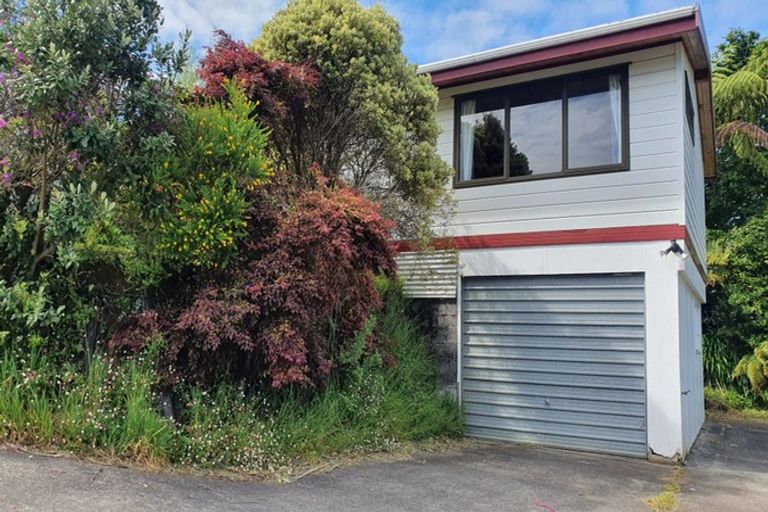 Photo of property in 73 Heta Road, Highlands Park, New Plymouth, 4312