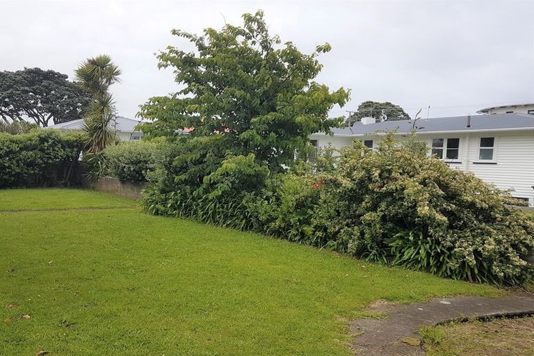 Photo of property in 33 Fox Street, Opunake, 4616