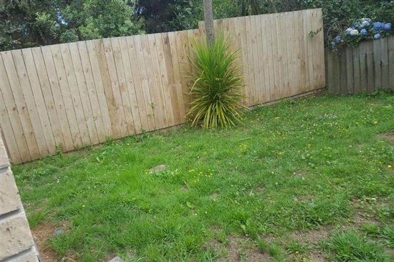 Photo of property in 13 Thomas Rea Place, Te Atatu South, Auckland, 0610