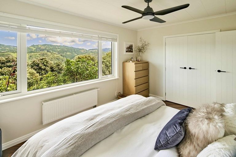 Photo of property in 16 Raynham Way, Silverstream, Upper Hutt, 5019