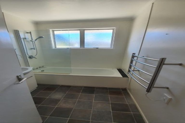 Photo of property in 5a Roband Crescent, Brown Owl, Upper Hutt, 5018