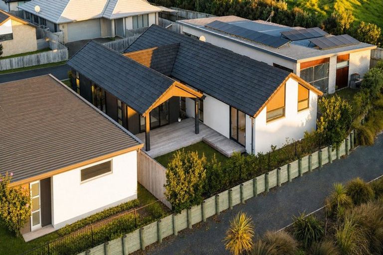 Photo of property in 56 Dunkeld Drive, Papamoa, 3118